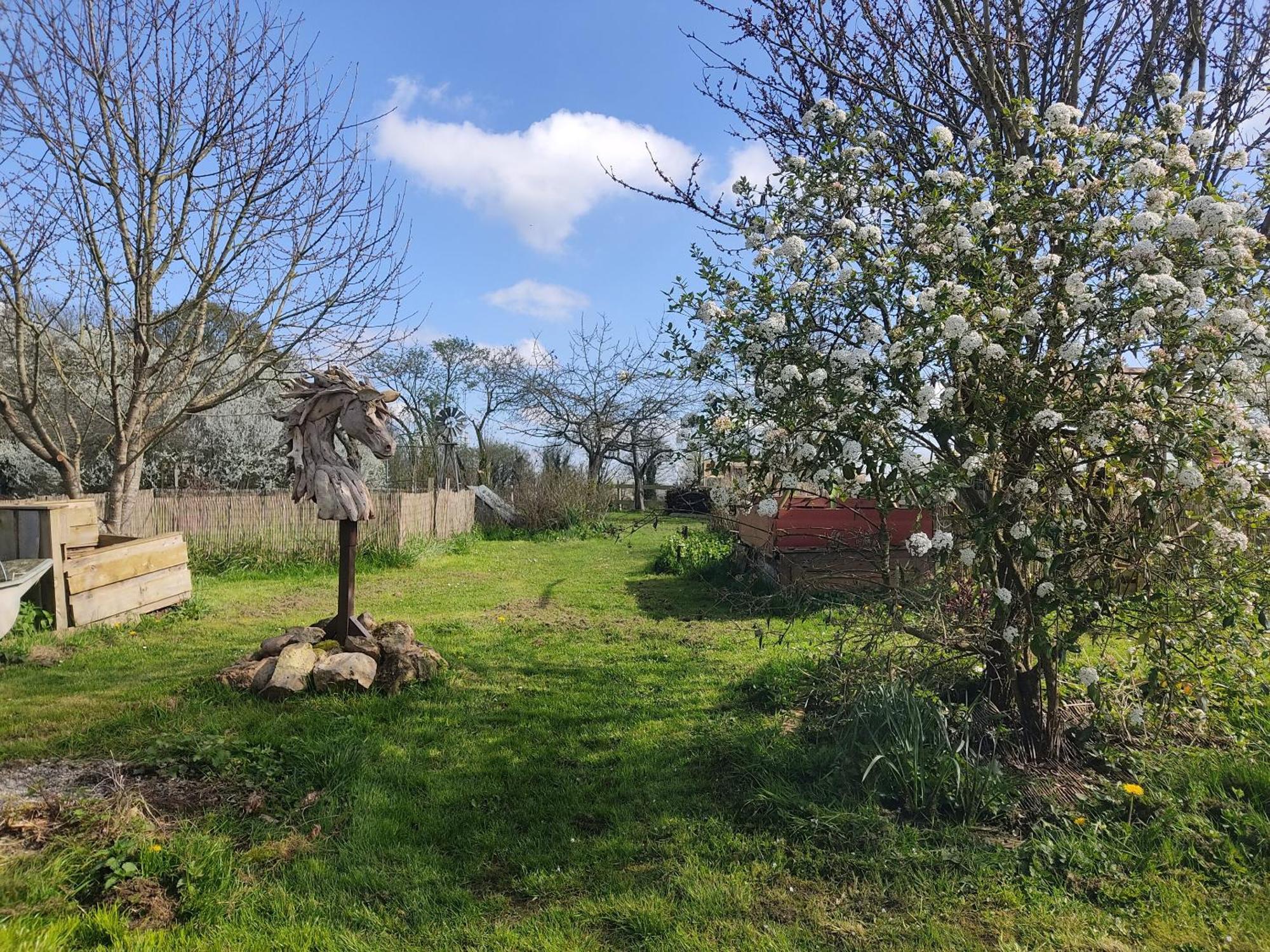 La Valise A Cheval Bed & Breakfast Mezieres-sur-Ponthouin Dış mekan fotoğraf